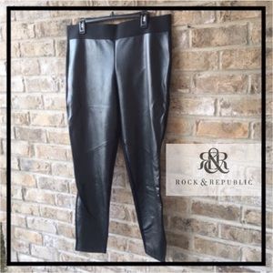 🆕 BLACK FAUX LEATHER LEGGINGS by ROCK & REPUBLIC